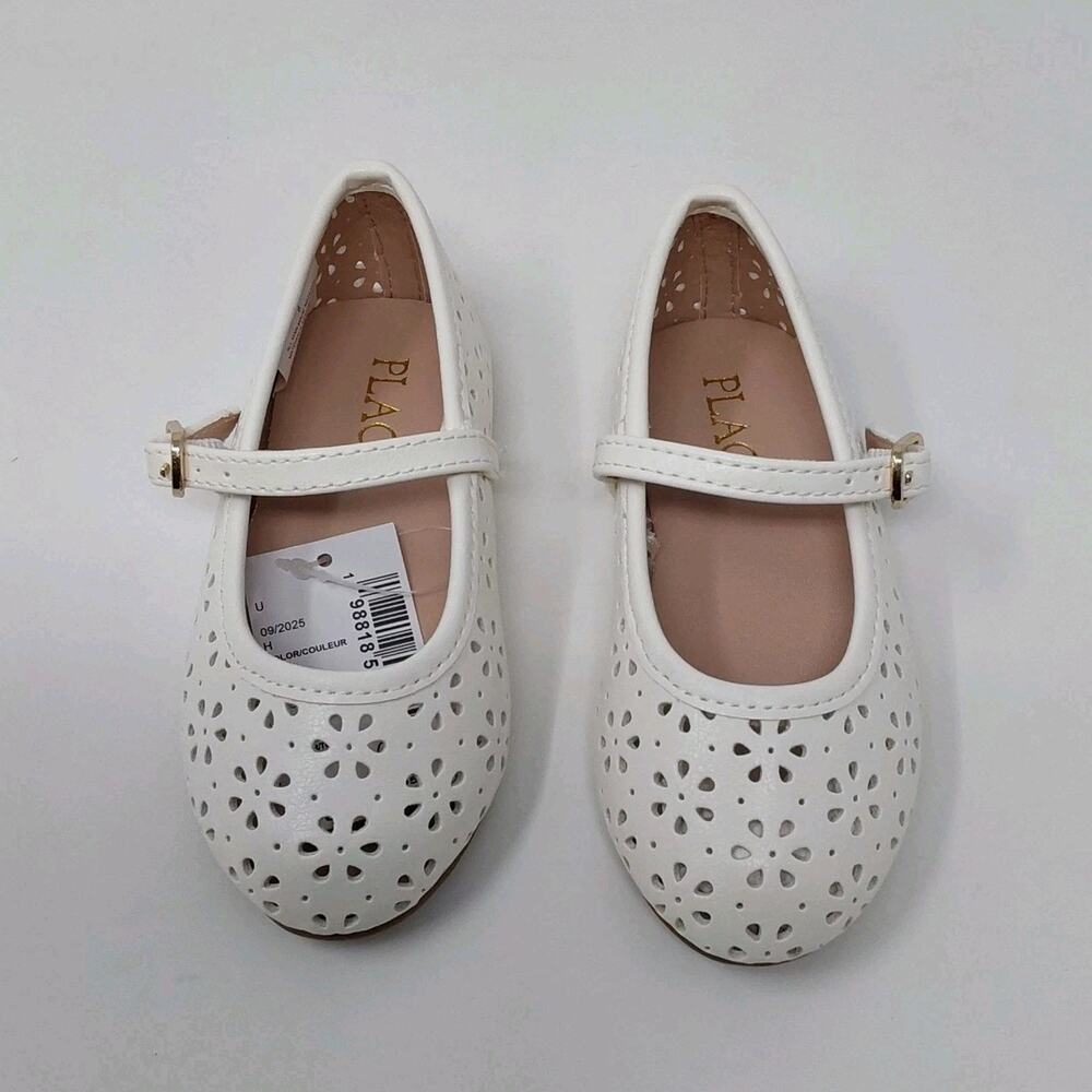 Children’s Place Girls Toddler Closed Toe Flats W/ Buckle Strap 6 White NWT